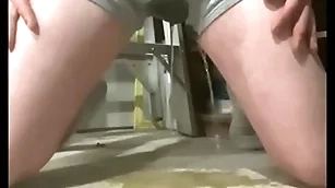 Boxer pee