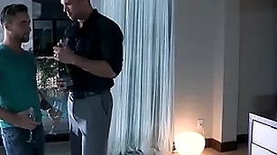 Falconstudios met a in advance bar & went back 2 his place!
