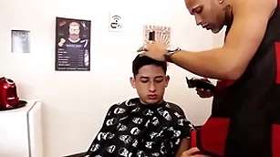 Barbeiro meteu not any meu cú com clot de cabelo