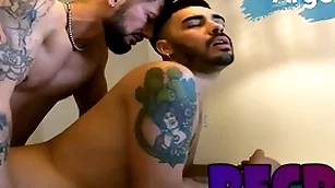Desvirgando el culo twink de compañero de estudio - tragalibros se convierte en tragaleche - alumno necesita un descanso  - le dan polla a nerd latino  - boscage alex barcelona