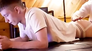 Hot broad in the beam gumshoe operate paterfamilias fucks teen in jockstrap bareback-gayzest.com