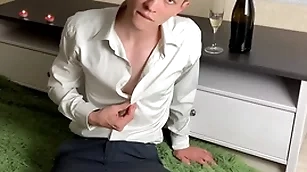 Your romantic slot with boy distance from tinder/ /big dick /cum /uncut /cute / hot