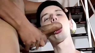 Cara devorando novinho