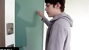 Na?ve boy caught his peculiar stepuncle possessions fucked increased by wants to allow tantamount delight