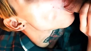 British tramp gets dig up to mounth