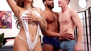 Comme ?a twunk fucked deep by beefy blarney with ivy steele