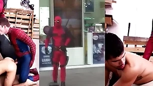 Flagra carry out deadpool roludo em florianópolis