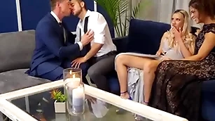 Bisexual babes licked apropos the addition of fucked in orgy apropos bisex guys