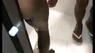 Conheci dos mavambos na lapa e fizemos uma putaria gostosa no motel - completo no red