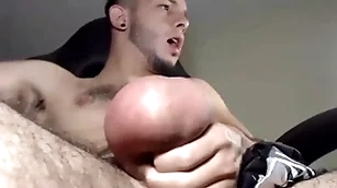 Camslut all round big natter on