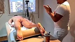 Massagista gostoso me deixou doll-sized tesão