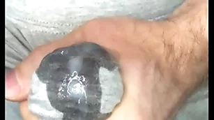 Cum in leggings! i masturbate my dick and sperm seeps through gray leggings! close-up