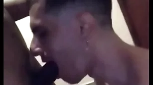 Traindo meu namorado small-minded motel com os novinhos pauzudos, me comeram gostoso e mamei muitos aquelas picas